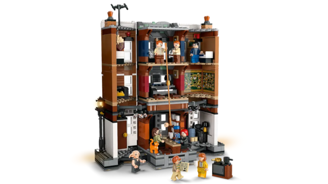 The 12 Grimmauld Place LEGO Harry Potter set