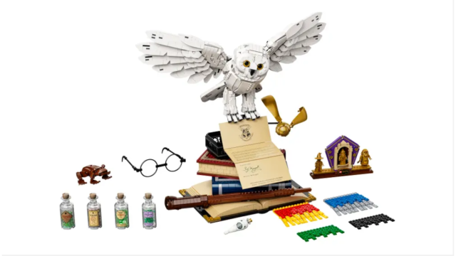 The Hogwarts Icons LEGO Harry Potter set