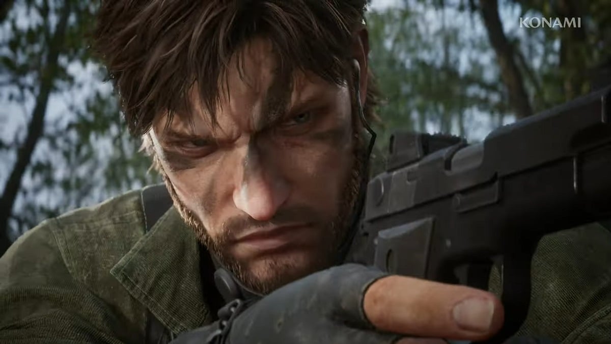 Metal Gear Solid Delta Naked Snake holding gun