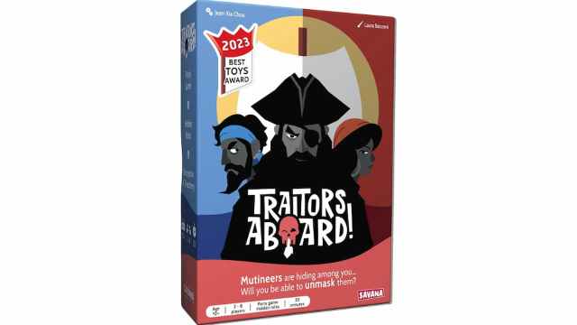 traitors aboard bluffing card game